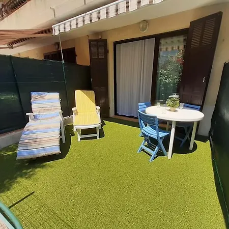 Apartment T1 Rez De Jardin Avec Grande Terrasse - St Aygulf Frejus