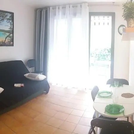 T1 Rez De Jardin Avec Grande Terrasse - St Aygulf *